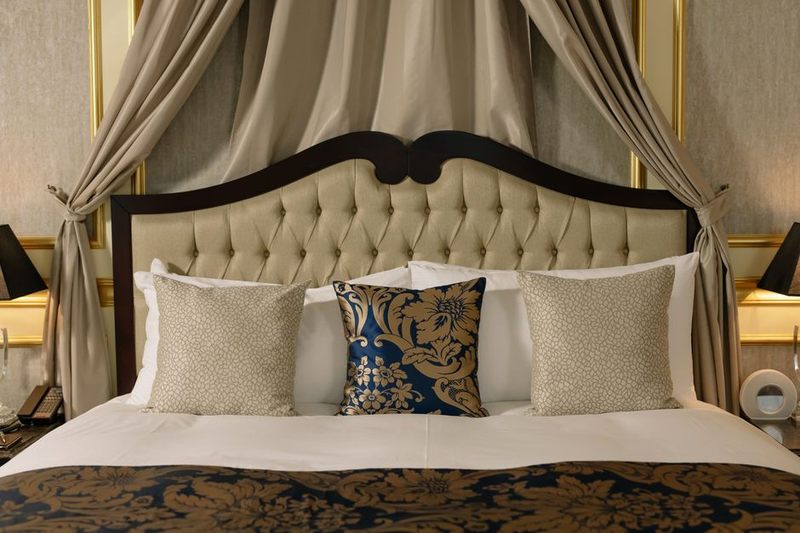 Executive Corner Suite